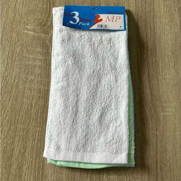 NWT … MIGHTYPOUND “3 Pack” Face Towels - Picture 1 of 3